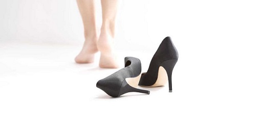 VOTRE PATRON PEUT-IL VOUS OBLIGER A PORTER DES TALONS HAUTS?