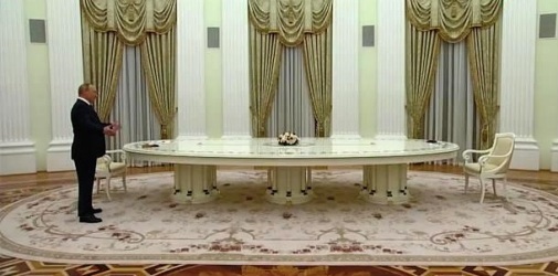 À LA TABLE DE POUTINE