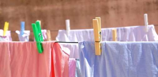 DES VÊTEMENTS « NEUFS »