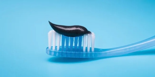 BROSSEZ-VOUS LES DENTS CORRECTEMENT !